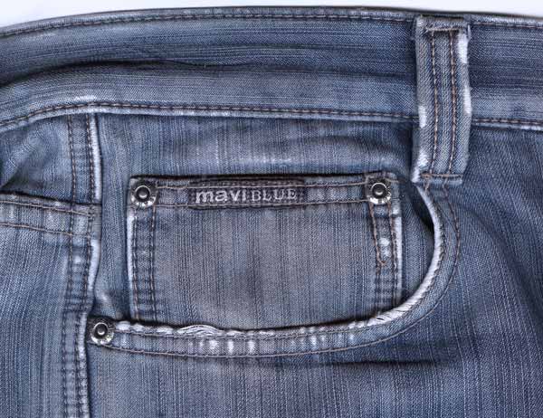 Mavi Blue Jeans полное описание теплых джинсов, кармашки и заклепки