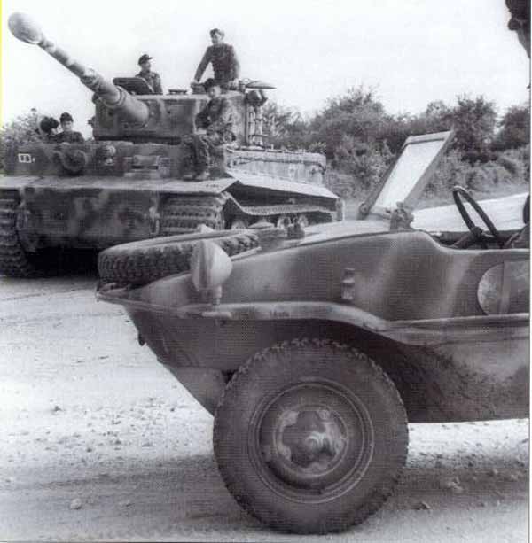 танк Тигр и военный автомобиль-амфибия