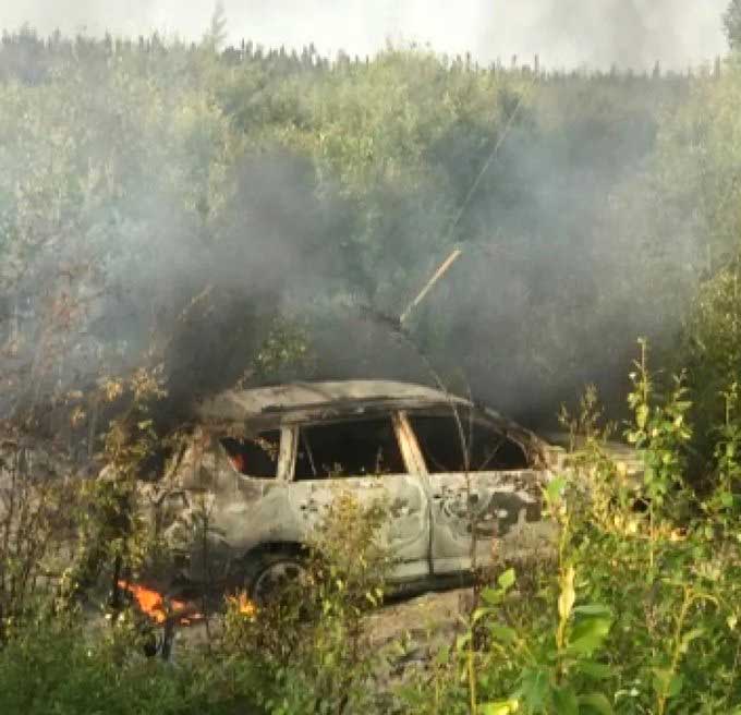 Горящая машина Toyota RAV4 подозреваемых