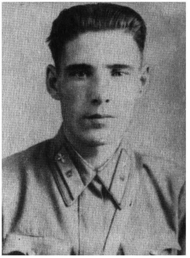 Младший воентехник Д. Камаев Младший воентехник Д. Камаев. Погиб 22 июня 1941 г.