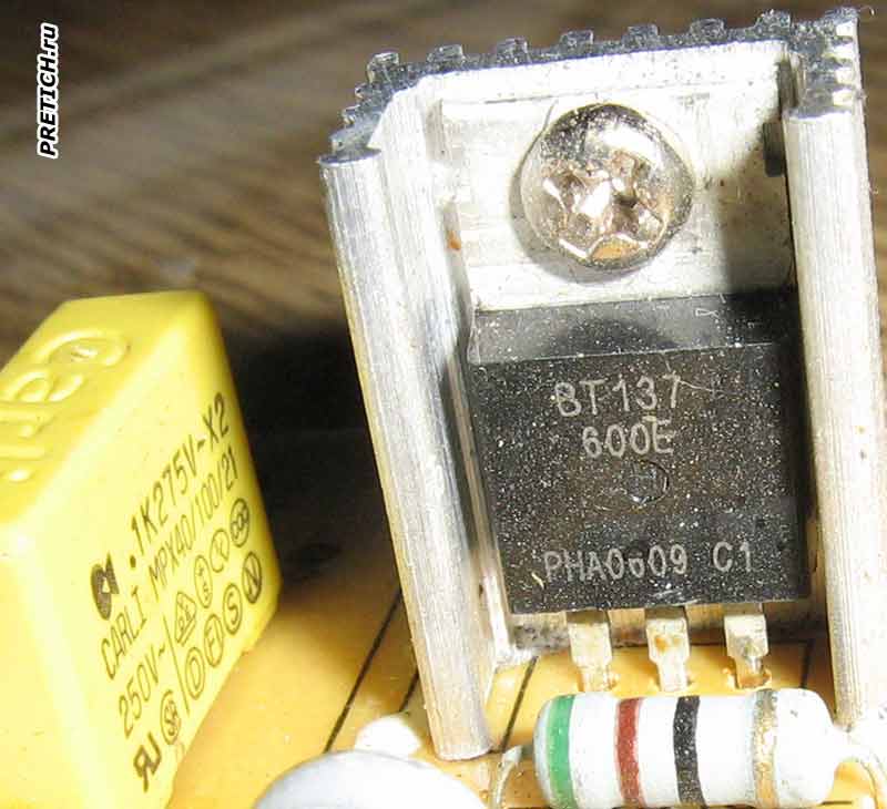 BT137 600E симистор в Lukey 902 SMD Rework Station